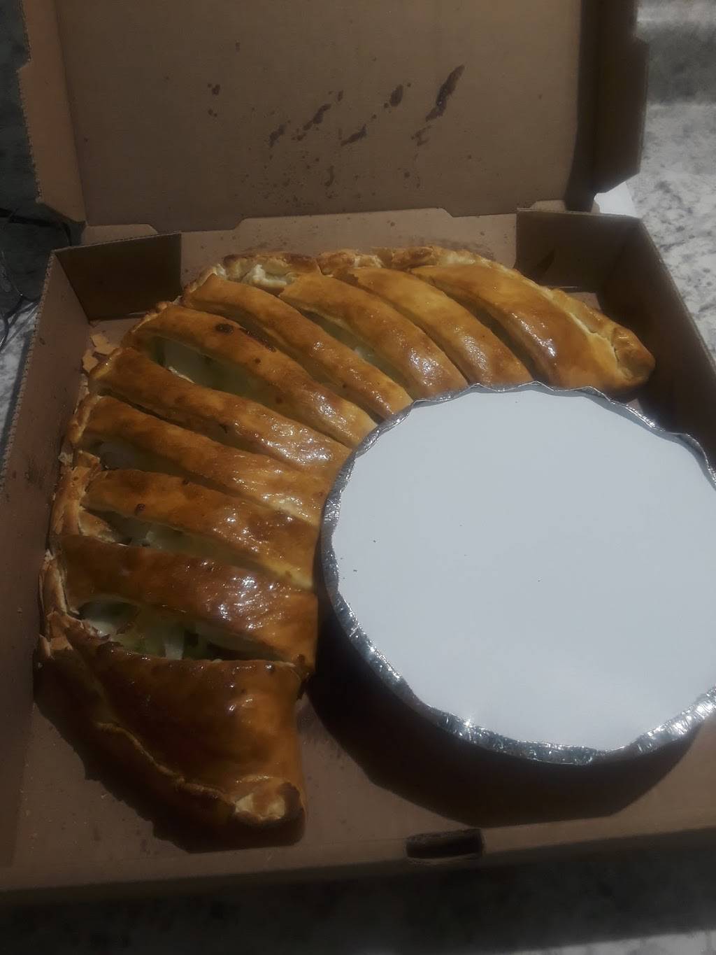 Dirkos Pizza | restaurant | 500 Coshocton Ave, Mt Vernon, OH 43050, USA | 7403925678 OR +1 740-392-5678