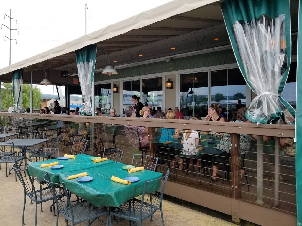 The Boatyard Grill | restaurant | 525 Old Taughannock Blvd, Ithaca, NY 14850, USA | 6072562628 OR +1 607-256-2628