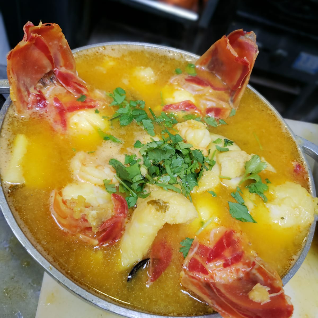 Bahamas Fish Market and Restaurant | restaurant | 7200 SW 8th St, Miami, FL 33144, USA | 3052641448 OR +1 305-264-1448