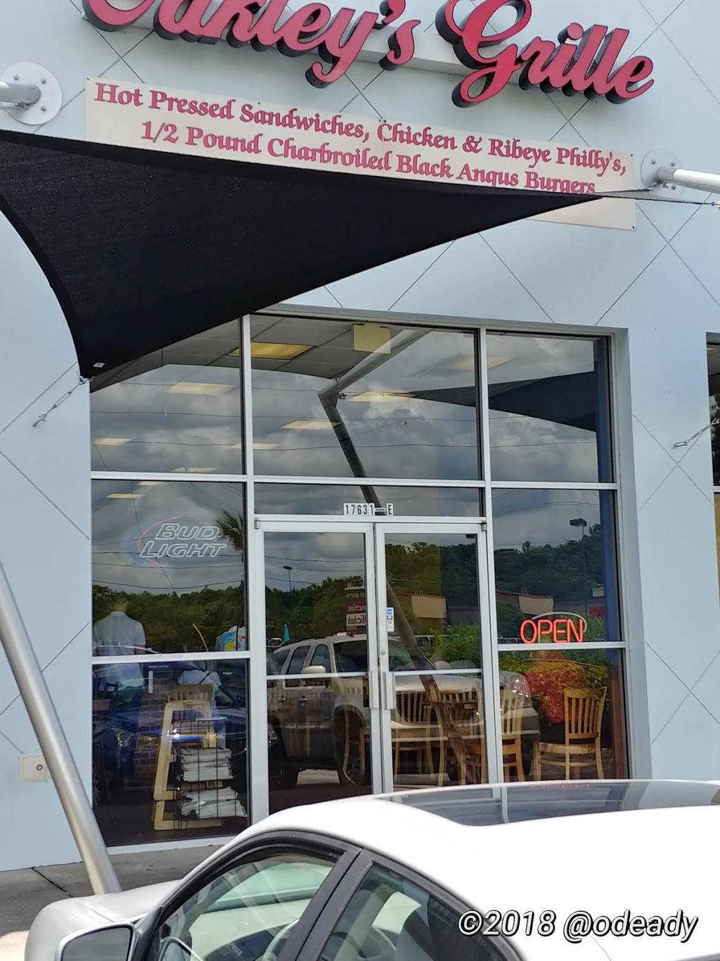 Oakleys Grille | restaurant | 17631 Bruce B Downs Blvd, Tampa, FL 33647, USA | 8135235075 OR +1 813-523-5075