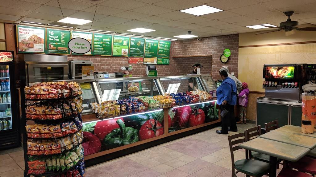 Subway | restaurant | 3030 Ingersoll Ave, Des Moines, IA 50312, USA | 5152556948 OR +1 515-255-6948