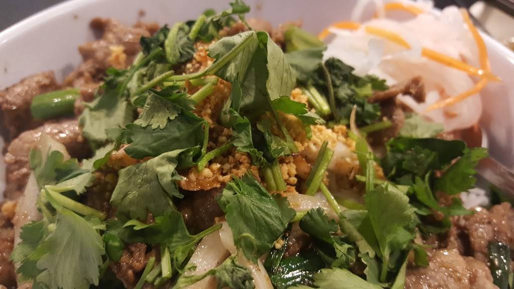 Pho Indy | restaurant | 4634 Coldwater Rd, Fort Wayne, IN 46825, USA | 2607154152 OR +1 260-715-4152