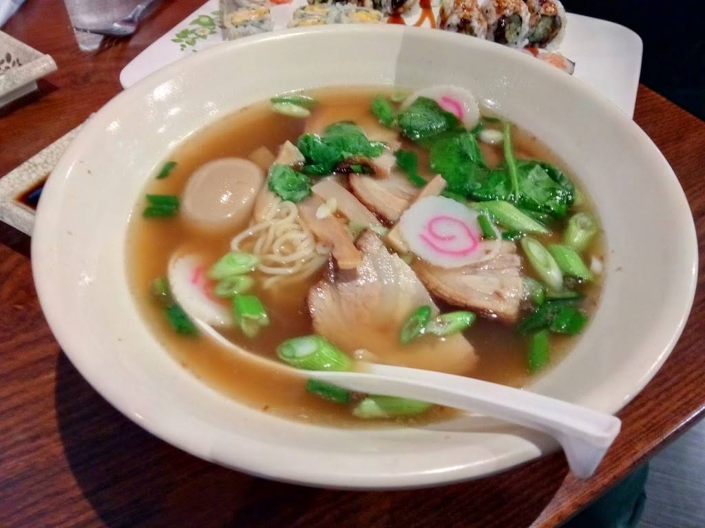 Red Ginger | restaurant | 1301 S Gilbert St Ste. 6, Iowa City, IA 52240, USA | 3193383336 OR +1 319-338-3336