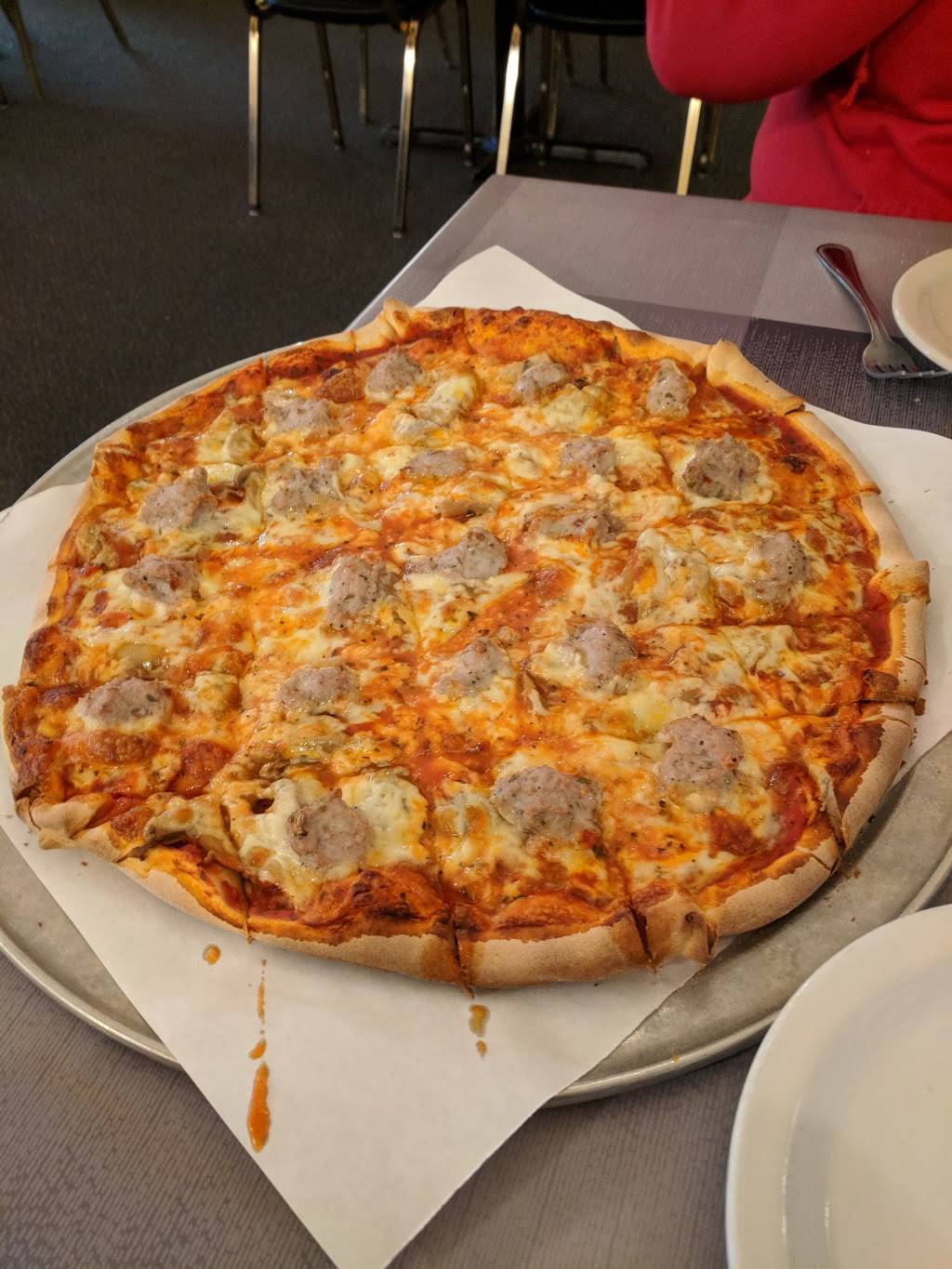 Georges Pizza | meal delivery | 209 Main St S, Austin, MN 55912, USA | 5074376677 OR +1 507-437-6677