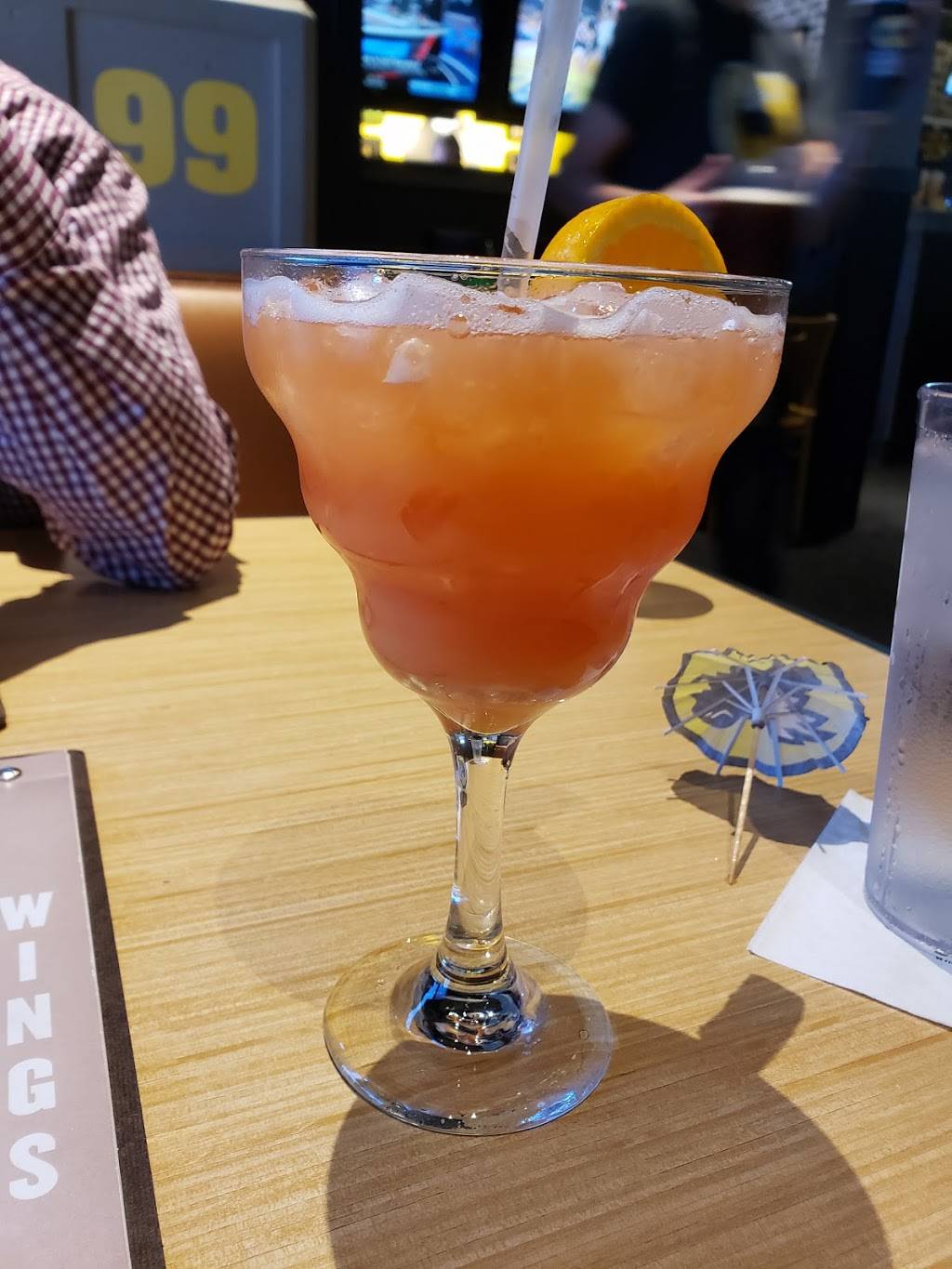 Buffalo Wild Wings | meal takeaway | 2710 McFarland Blvd E, Tuscaloosa, AL 35405, USA | 2055230273 OR +1 205-523-0273