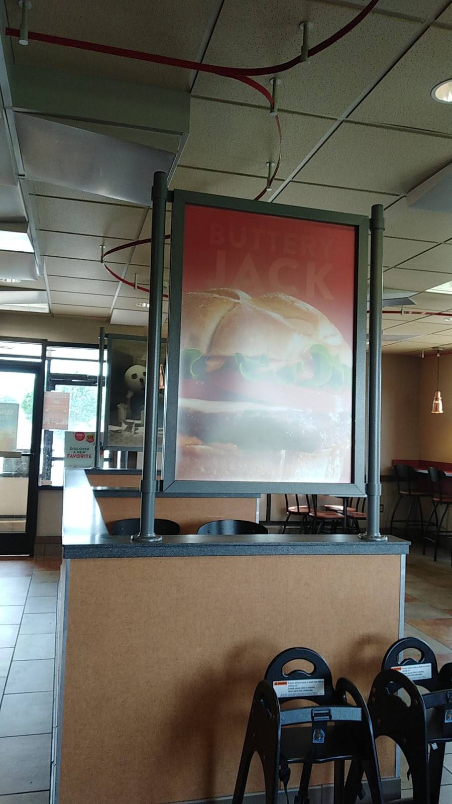 Jack in the Box | restaurant | 795 Maple Valley Dr, Farmington, MO 63640, USA | 5737568010 OR +1 573-756-8010