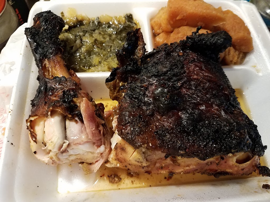 SUGES BBQ & SOULFOOD | restaurant | 2720 Clay St, Vicksburg, MS 39183, USA | 6016180256 OR +1 601-618-0256