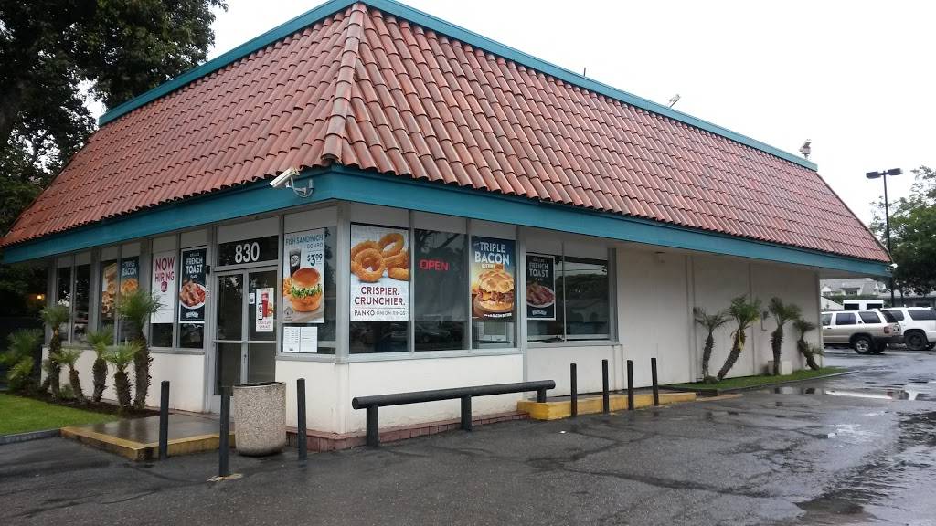 Jack in the Box | restaurant | 830 S Broadway, Santa Maria, CA 93454, USA | 8059225693 OR +1 805-922-5693