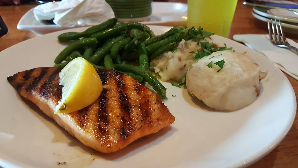 Applebees Grill + Bar | restaurant | 610 Exterior Street, Bronx, NY 10451, USA | 3472265700 OR +1 347-226-5700