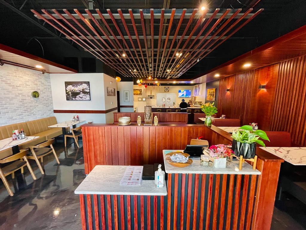 Pho Vanhly Noodle House | restaurant | 208 Porters Neck Rd #120, Wilmington, NC 28411, USA | 9108210127 OR +1 910-821-0127