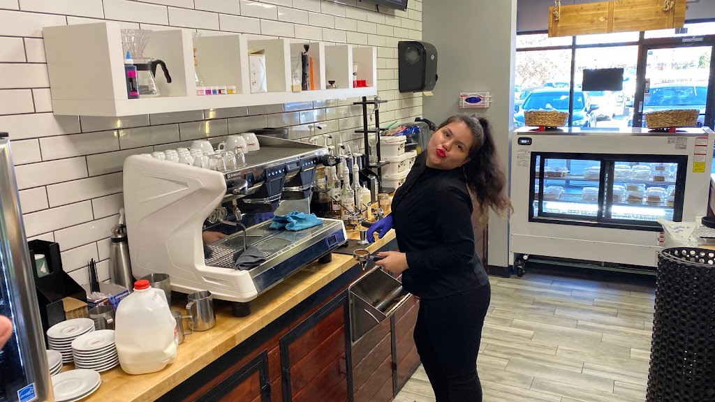 Guayoyo Coffee | bakery | 3370 Lawrenceville-Suwanee Rd STE 104, Suwanee, GA 30024, USA | 6788049689 OR +1 678-804-9689