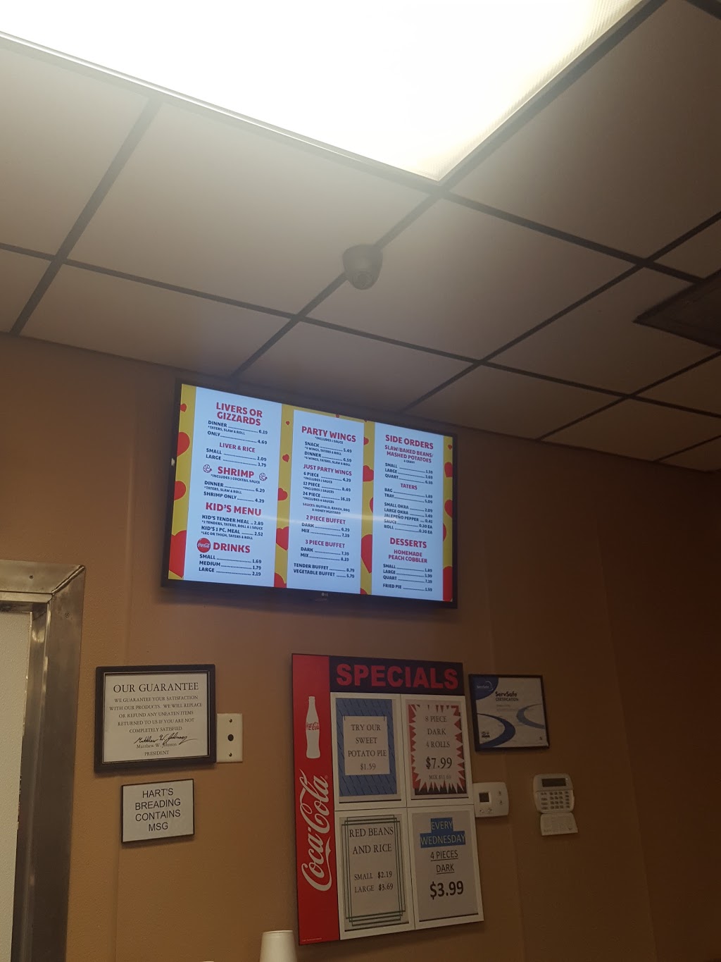 Harts Fried Chicken | restaurant | 2951 SpringHill Ave, Mobile, AL 36607, USA | 2514733139 OR +1 251-473-3139