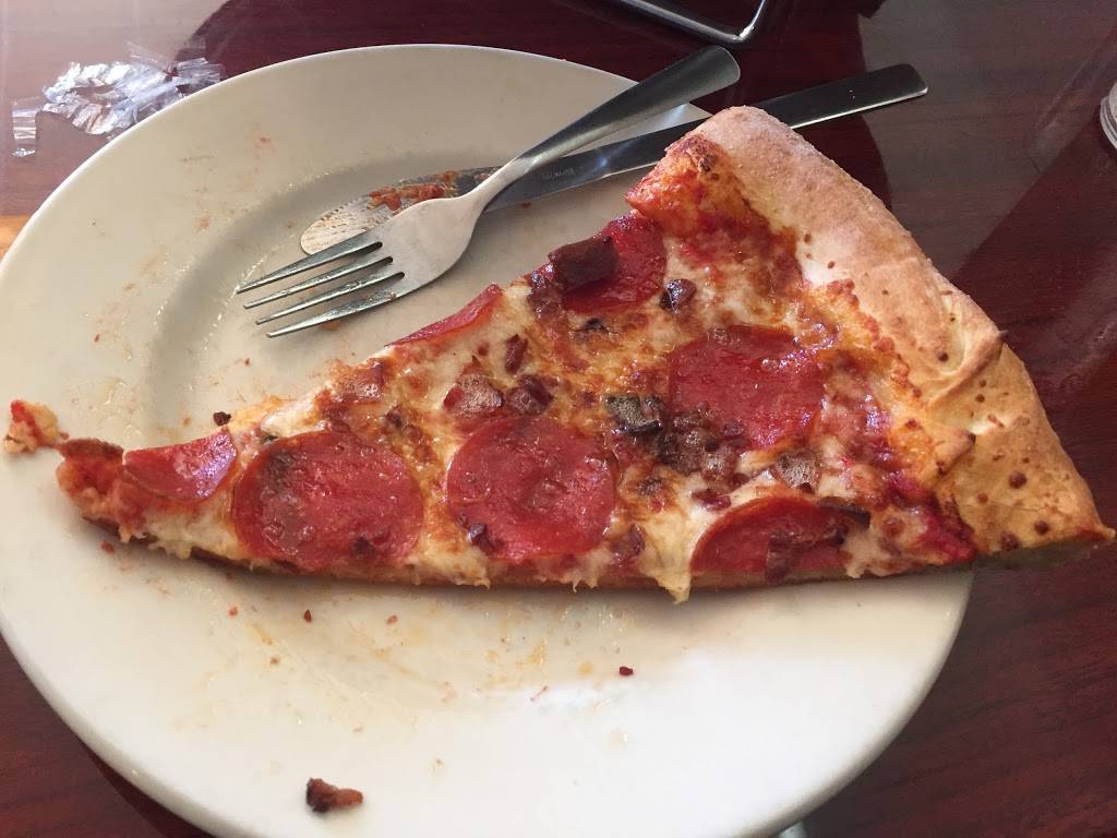 Graces Place Pizzeria | restaurant | 1316 Grandin Rd SW, Roanoke, VA 24015, USA | 5409811340 OR +1 540-981-1340