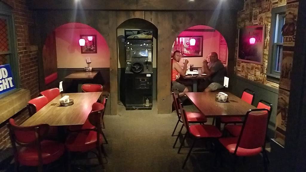 Carriage Inn | restaurant | 217 Main St, Tell City, IN 47586, USA | 8125472033 OR +1 812-547-2033