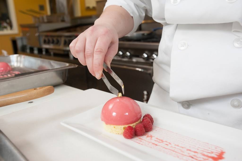 Aromas Restaurant & Café | cafe | Culinary Arts, 15880 Dam Rd Ext Building 200, Clearlake, CA 95422, USA | 7079957900 OR +1 707-995-7900