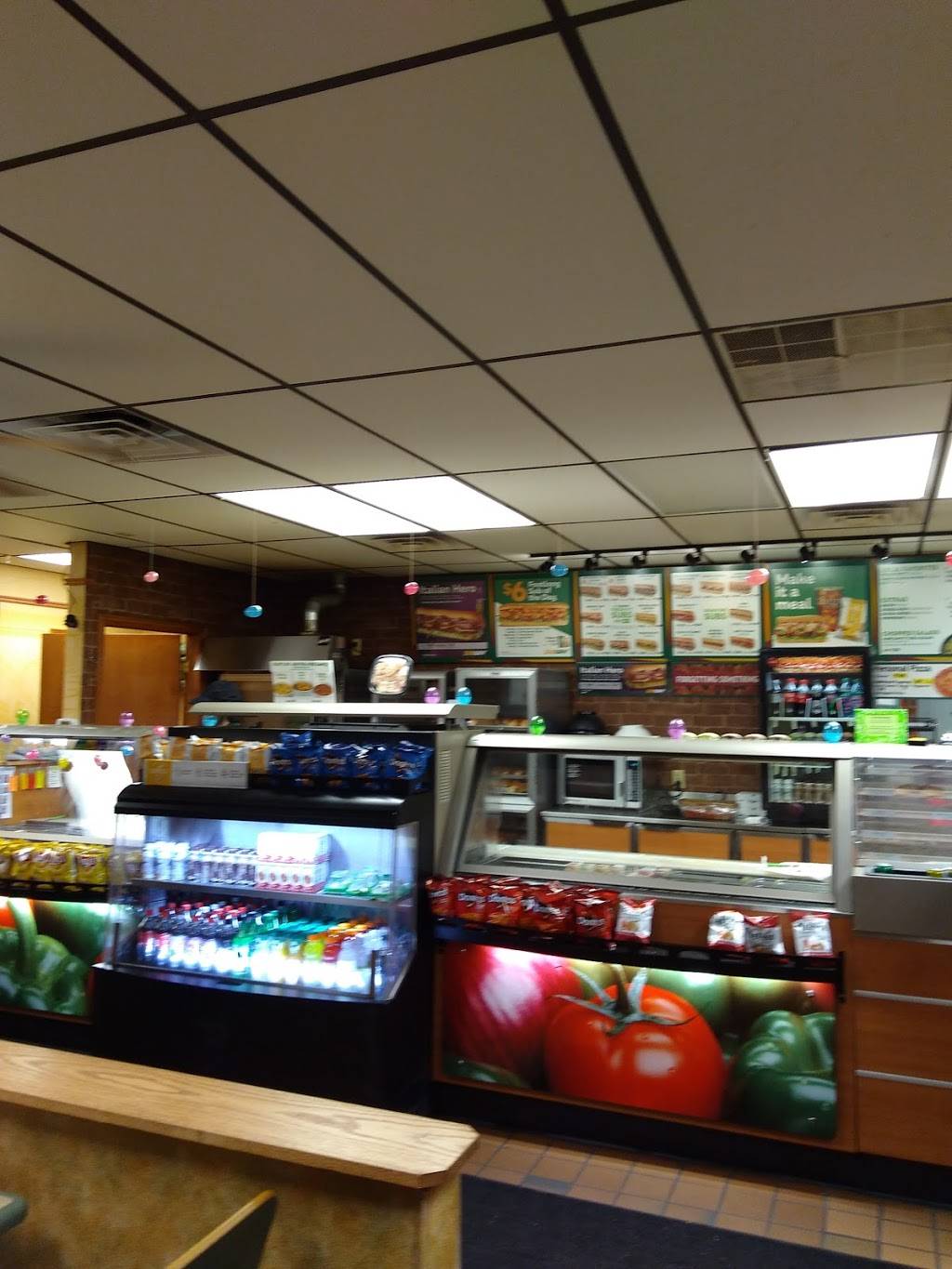 Subway | restaurant | 240 Linn St, Baraboo, WI 53913, USA | 6083560166 OR +1 608-356-0166