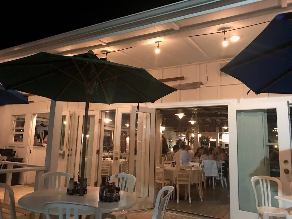 Flynns Fire Island | restaurant | 1 Cayuga St, Ocean Beach, NY 11770, USA | 6315835000 OR +1 631-583-5000