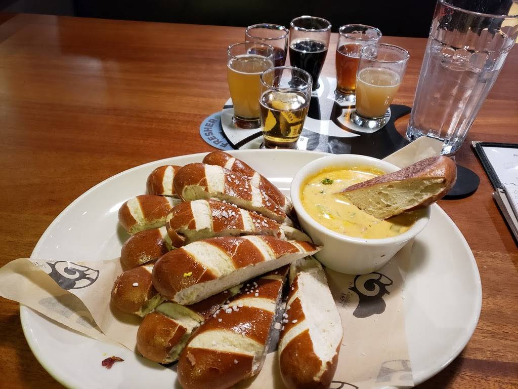 RAM Restaurant & Brewhouse | restaurant | 9020 Market Pl, Lake Stevens, WA 98258, USA | 4252639117 OR +1 425-263-9117