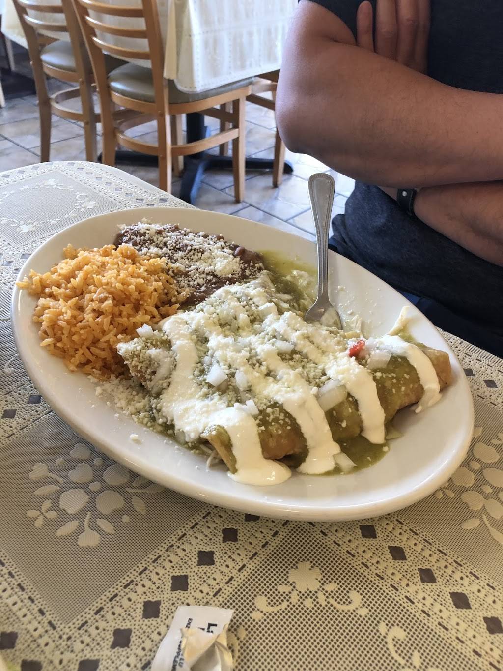 Doña Patty | restaurant | 848 Sheridan Rd, Highwood, IL 60040, USA | 8479263219 OR +1 847-926-3219