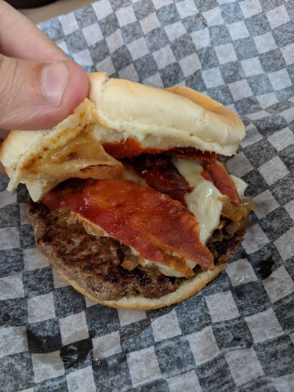 La Frite A Mon Oncle | restaurant | 75 Rue de la Vallée du Golf, Sainte-Adèle, QC J8B 1P4, Canada | 4502297666 OR +1 450-229-7666