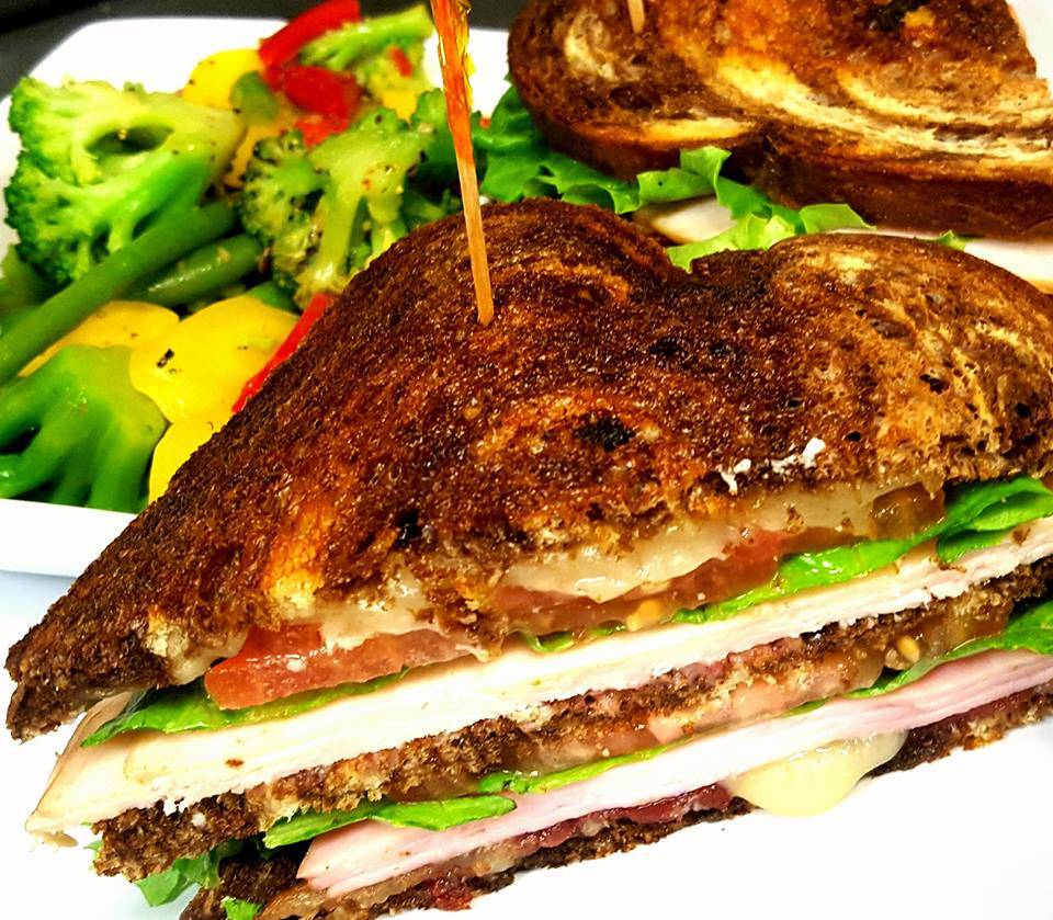 The BrewTop Pub and Patio | restaurant | 8614 N Boardwalk Ave, Kansas City, MO 64154, USA | 8165849292 OR +1 816-584-9292