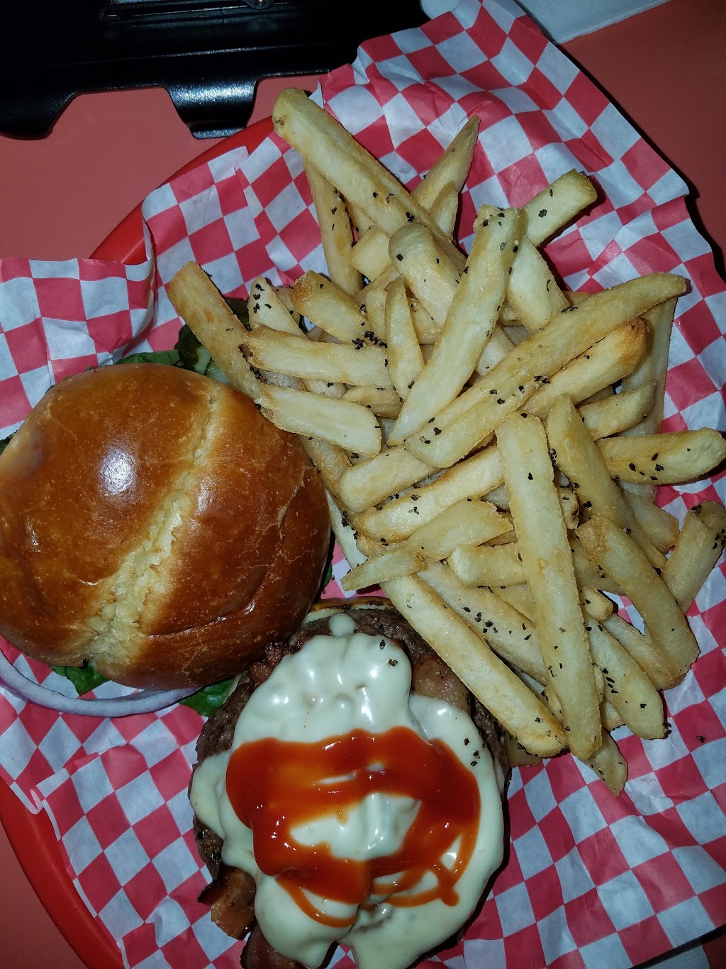 Frostys | Bar and Grill | restaurant | 520 S Center St, Casper, WY 82601, USA | 3072343827 OR +1 307-234-3827