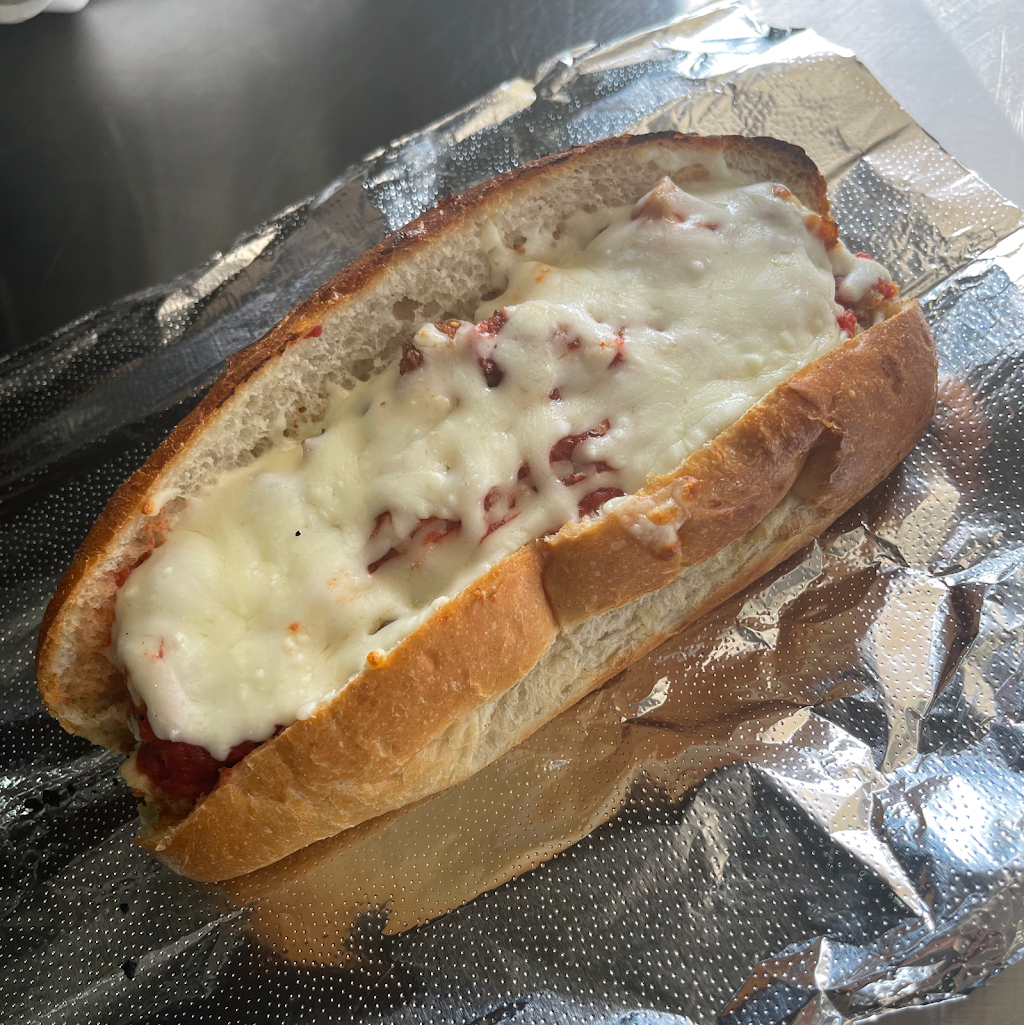 Howieluvs pizza wings and subs | restaurant | 6511 Ramona Blvd, Jacksonville, FL 32254, USA | 9049822109 OR +1 904-982-2109