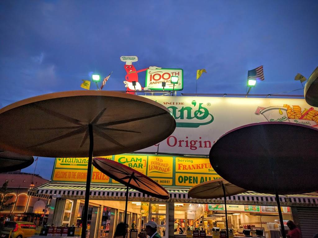 Nathans Famous | restaurant | 2 Pennsylvania Plaza, New York, NY 10121, USA | 2126300320 OR +1 212-630-0320