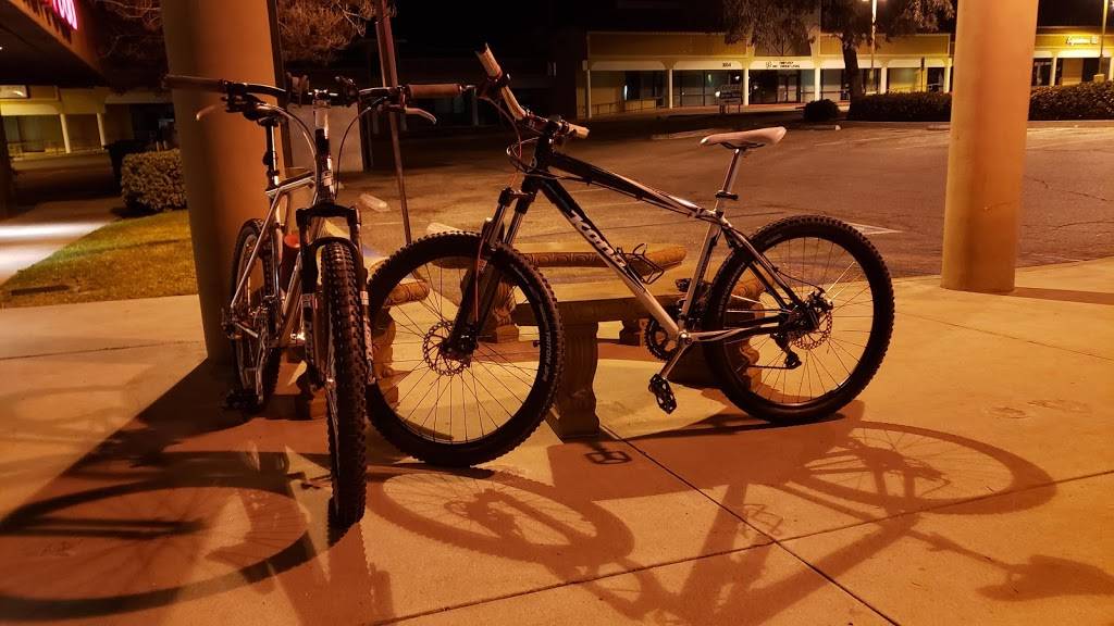 Jack in the Box | restaurant | 3653 E Highland Ave, Highland, CA 92346, USA | 9098640466 OR +1 909-864-0466