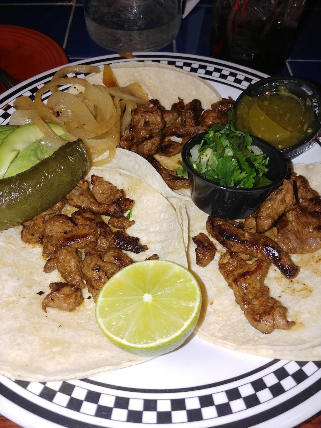 Fernandos | restaurant | 380 N 114th St, Omaha, NE 68154, USA | 4023305707 OR +1 402-330-5707