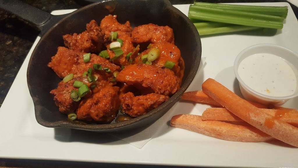 Bar Louie - Downtown Oak Park | night club | 1122 Lake St, Oak Park, IL 60301, USA | 7087253300 OR +1 708-725-3300