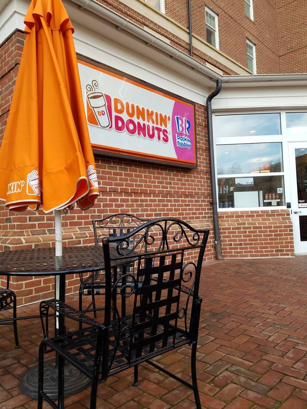 Dunkin | bakery | 1 Champion Cir, Lynchburg, VA 24502, USA | 4345924745 OR +1 434-592-4745