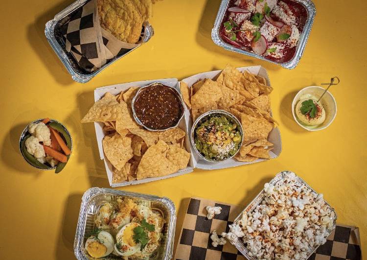 LouieQ | restaurant | 2050 Lee Rd, Cleveland Heights, OH 44118, USA | 2164019473 OR +1 216-401-9473