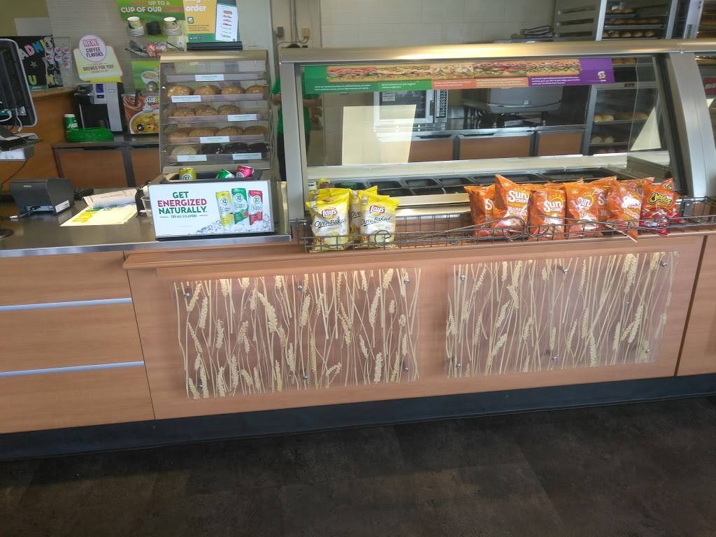 Subway Restaurants | restaurant | 2151 N. Collins St suite 300 Seville, Commons, Arlington, TX 76011, USA | 8175836571 OR +1 817-583-6571