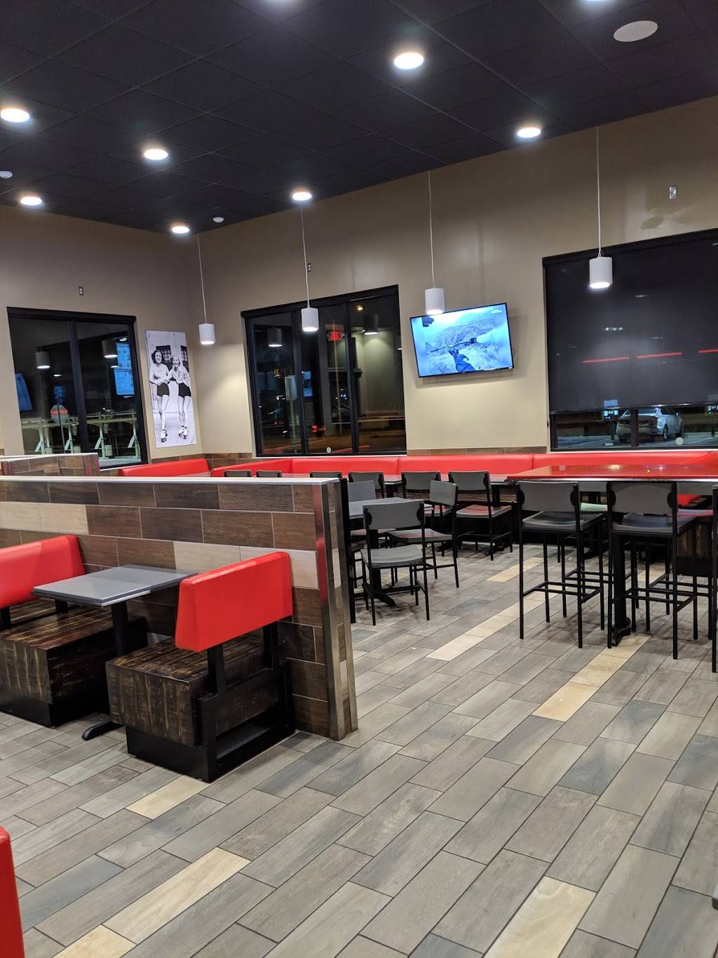 Sonic Drive-In | restaurant | 1610 East First Street, Beaumont, CA 92223, USA | 9518454435 OR +1 951-845-4435