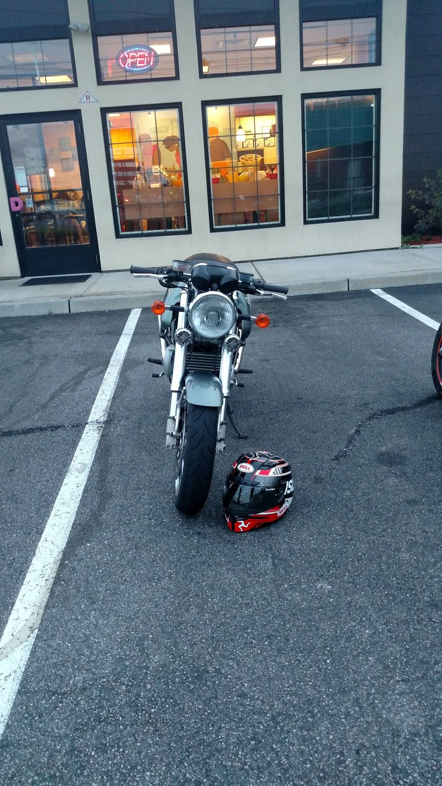 Dunkin Donuts | cafe | 128 Water St, Newton, NJ 07860, USA | 9733831626 OR +1 973-383-1626