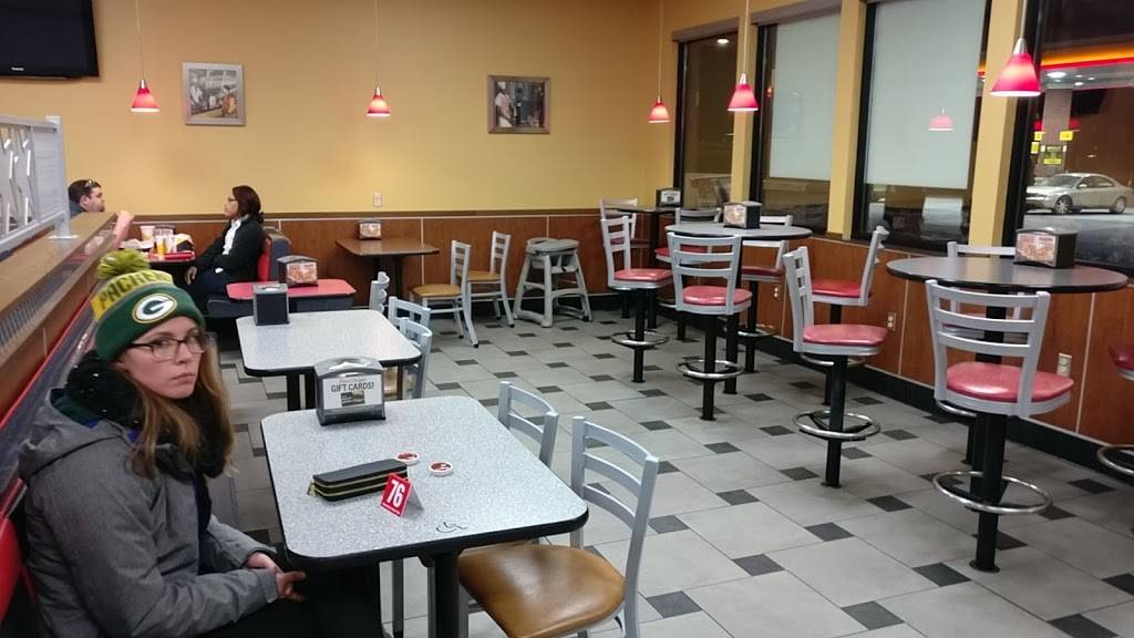 Hardees | restaurant | 1910 E Capitol Dr, Appleton, WI 54911, USA | 9207392844 OR +1 920-739-2844