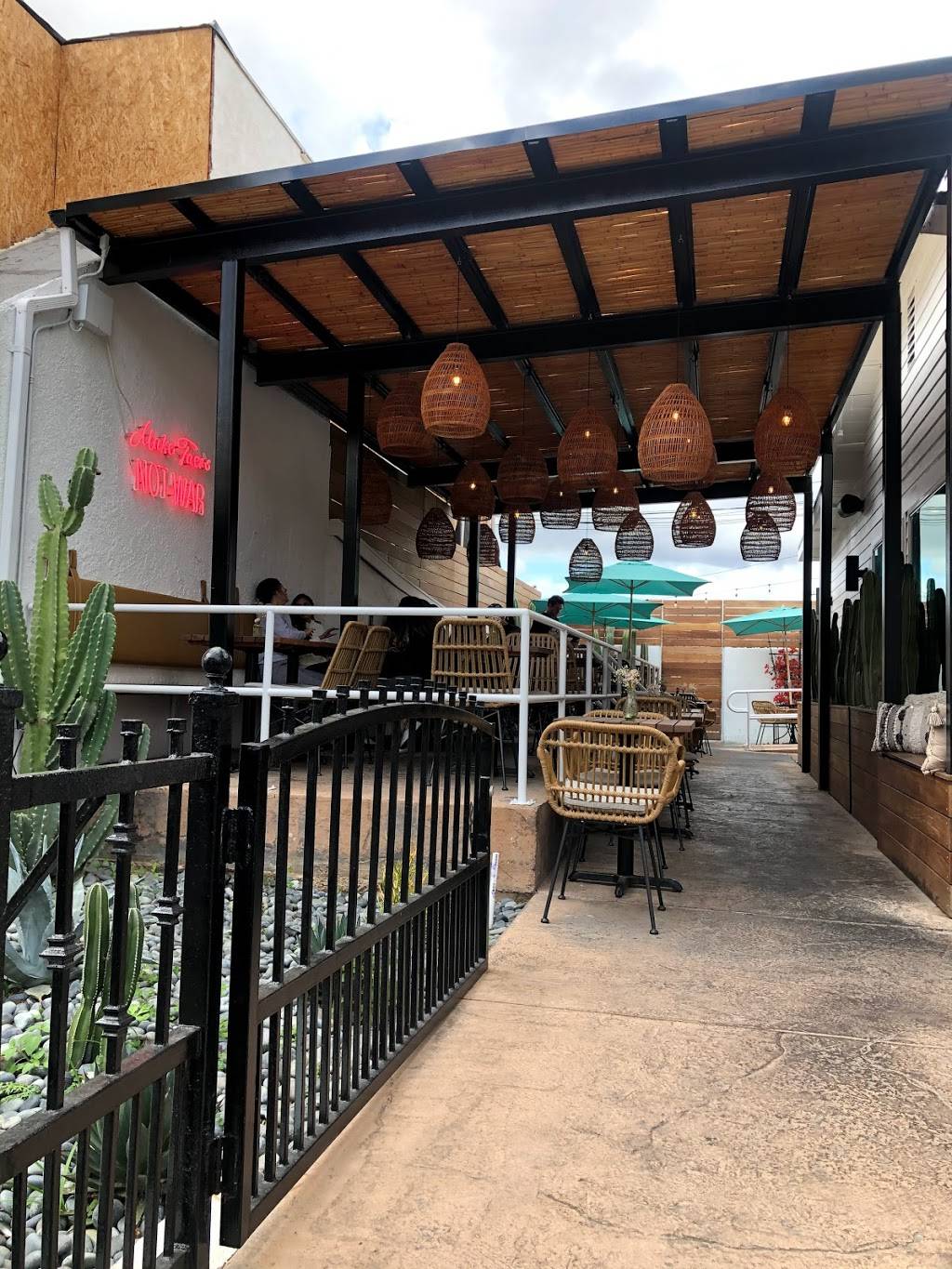 Tacos Tu Madre | restaurant | 1111 N Hayworth Ave, West Hollywood, CA 90046, USA | 3239224826 OR +1 323-922-4826