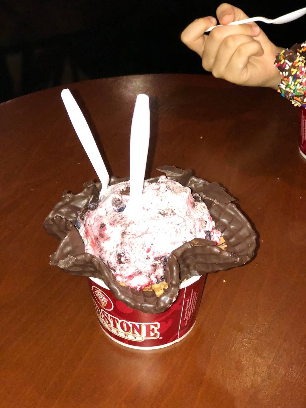 Cold Stone Creamery | bakery | 3535 Hempstead Turnpike, Levittown, NY 11756, USA | 5167963500 OR +1 516-796-3500