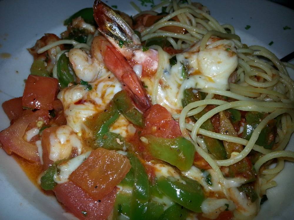 DiCiccos Italian Restaurant | restaurant | 6701 Tower Rd, Denver, CO 80249, USA | 3035741956 OR +1 303-574-1956