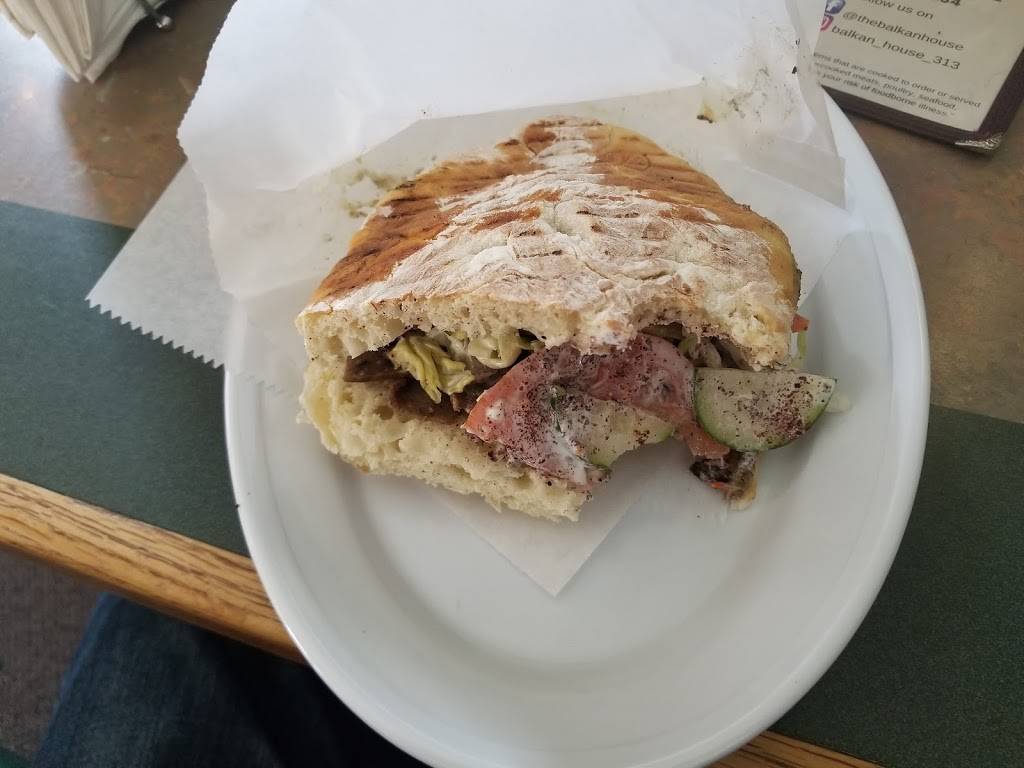 Balkan House | restaurant | 3028 Caniff St, Hamtramck, MI 48212, USA | 3132626234 OR +1 313-262-6234