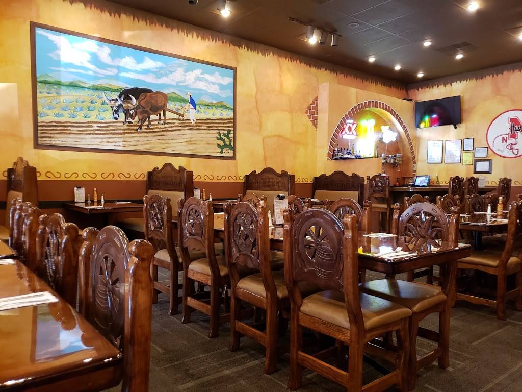 Mi Tierra Family Mexican Restaurant | restaurant | 5500 Old Cheney Rd #4, Lincoln, NE 68516, USA | 4022613221 OR +1 402-261-3221