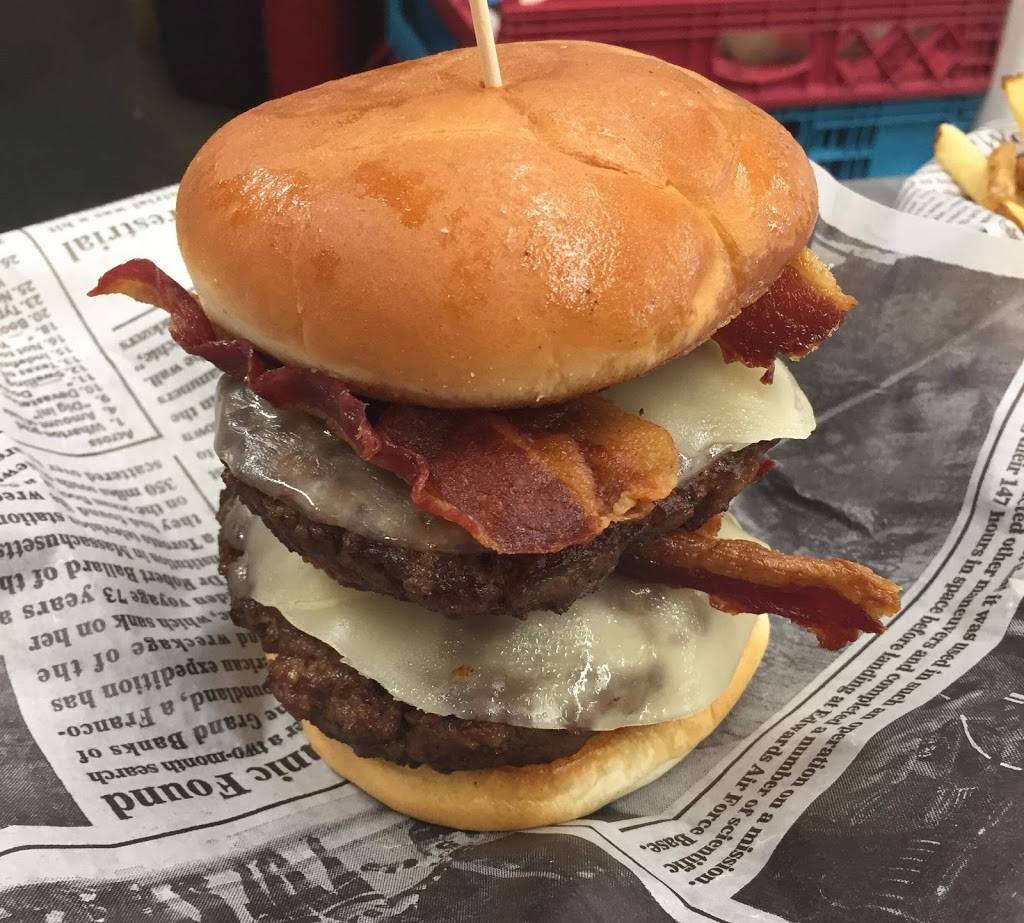 The Burger Cabin | restaurant | 20905 E Main St, Huntingdon, TN 38344, USA | 7315353437 OR +1 731-535-3437