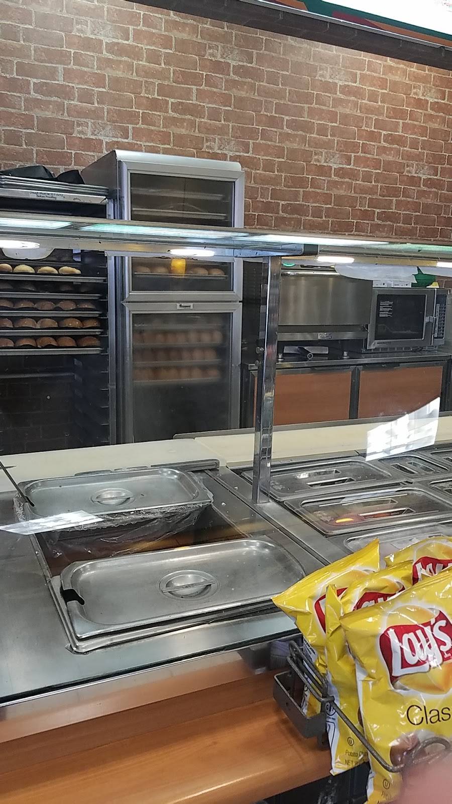 Subway | meal takeaway | 4603 Shawnee Dr, Kansas City, KS 66106, USA | 9133842456 OR +1 913-384-2456