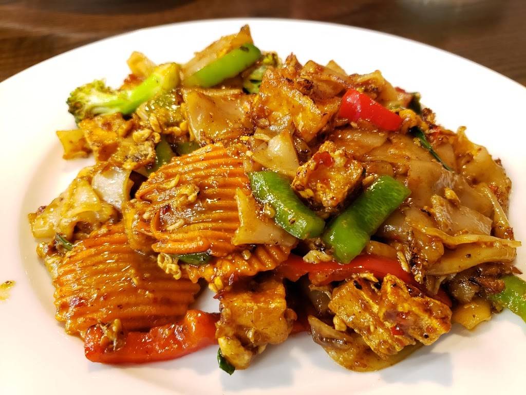 Salween Thai | restaurant | 14450 Eagle Run Dr, Omaha, NE 68116, USA | 4026144556 OR +1 402-614-4556