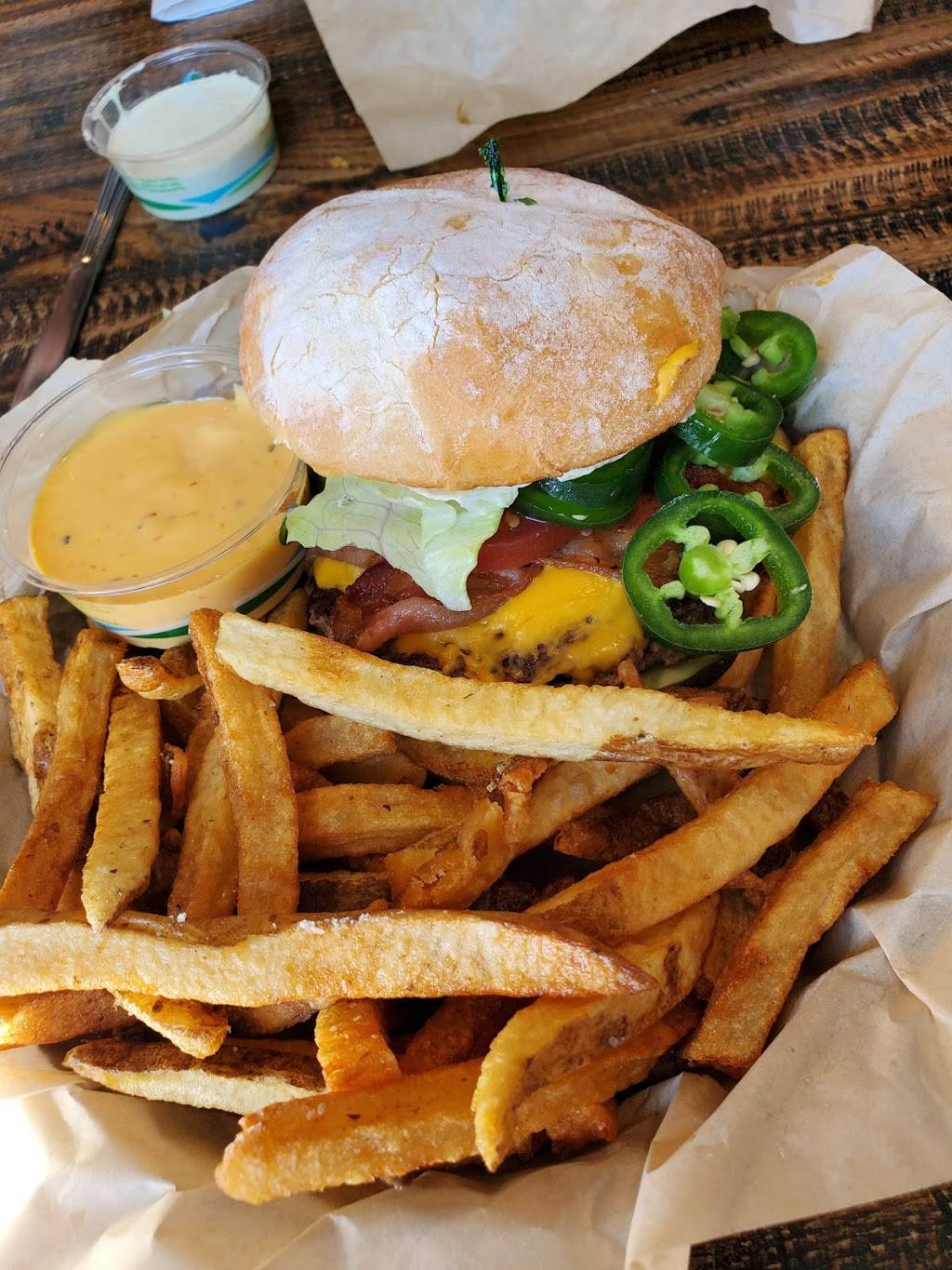 Empire Burger | restaurant | La Cima Mall, 500 S Main St, Breckenridge, CO 80424, USA | 9704532329 OR +1 970-453-2329