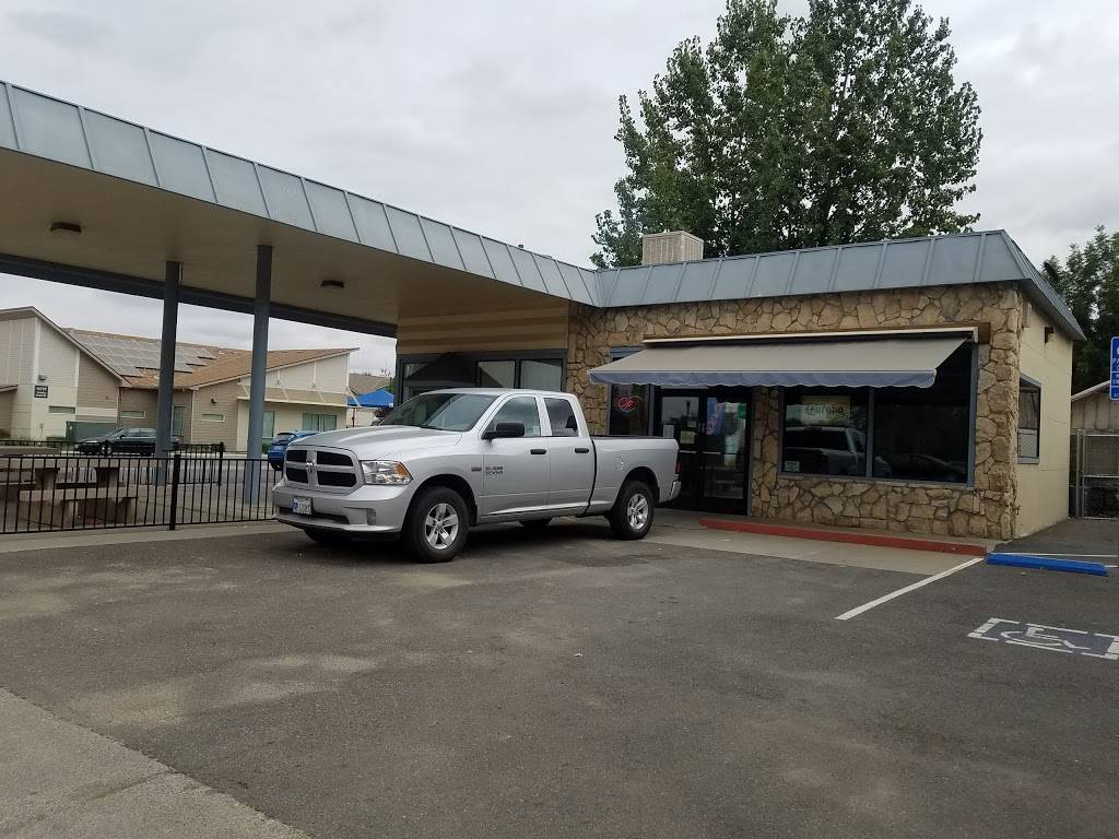 Hog Canyon Deli | restaurant | 16811 Yolo Ave, Esparto, CA 95627, USA | 5307871828 OR +1 530-787-1828