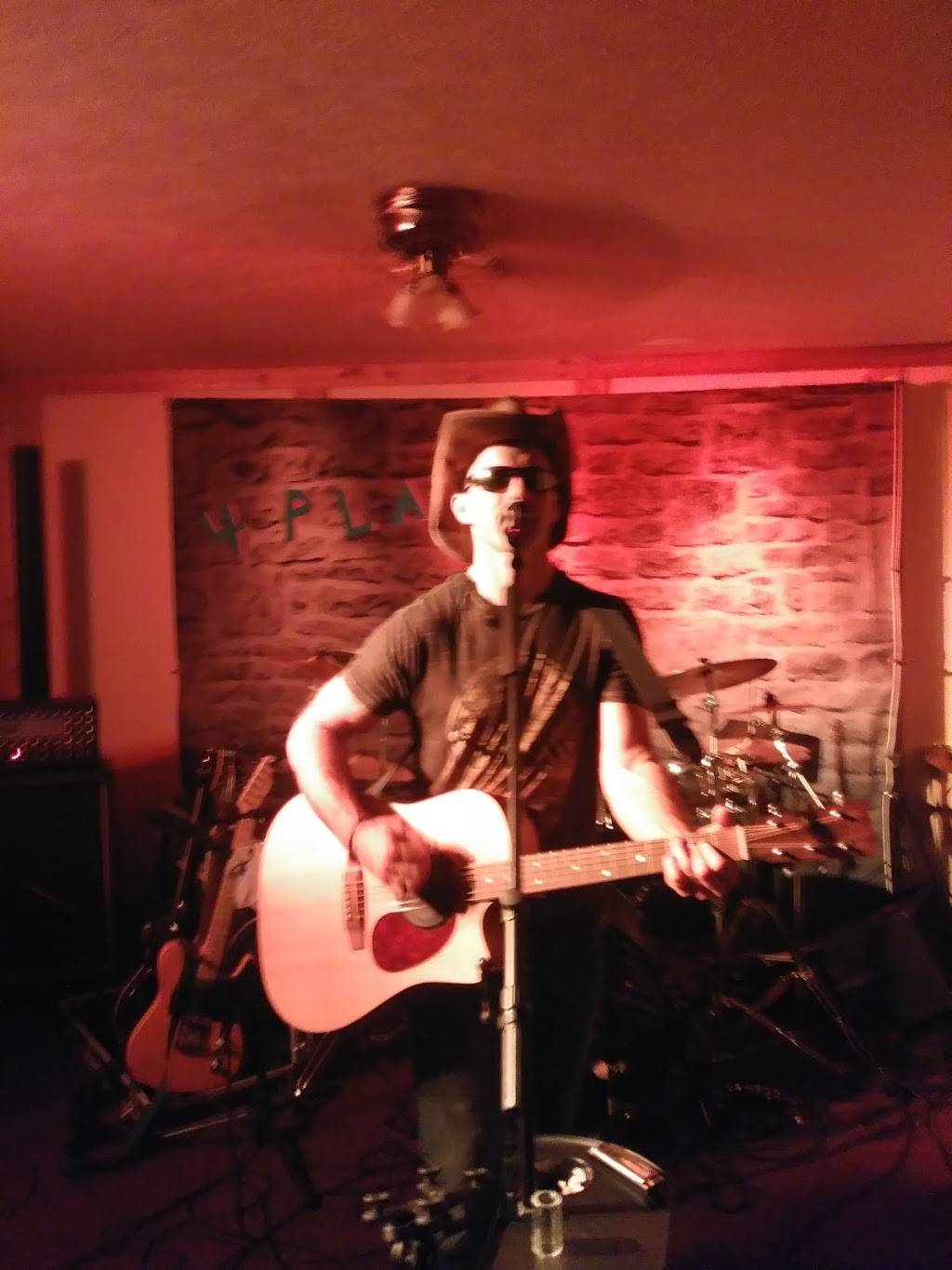 Country Roads Bar & Grill | restaurant | 8067 IN-23, Walkerton, IN 46574, USA | 5745867031 OR +1 574-586-7031