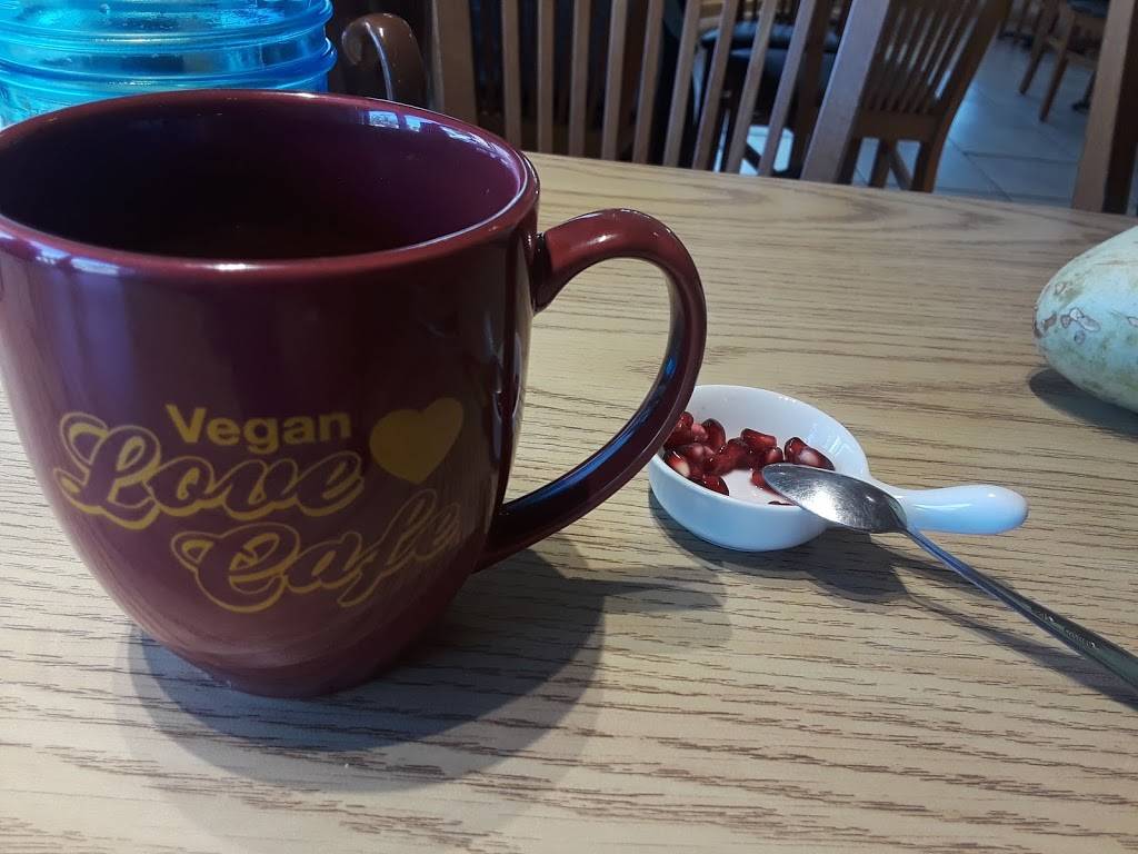 Love Café | restaurant | 39993 CA-41, Oakhurst, CA 93644, USA | 5596425683 OR +1 559-642-5683