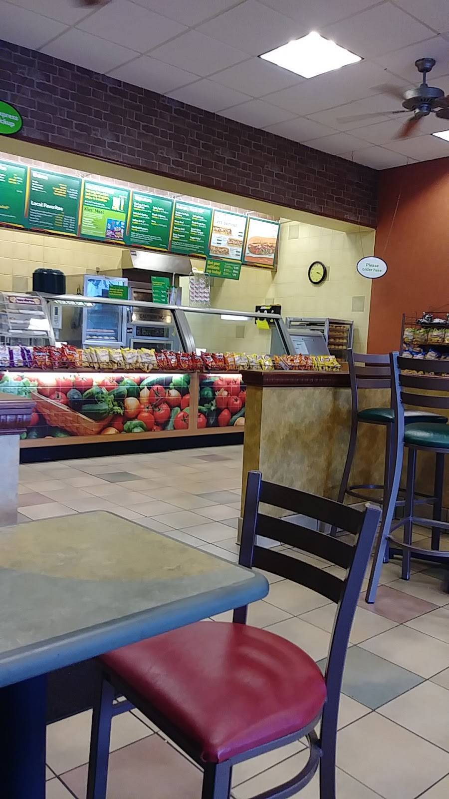 Subway | restaurant | 360 St Croix Trail S, Lakeland, MN 55043, USA | 6514363656 OR +1 651-436-3656